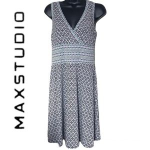 Max Studio sleeveless A-line v-neck geometric print dress size S